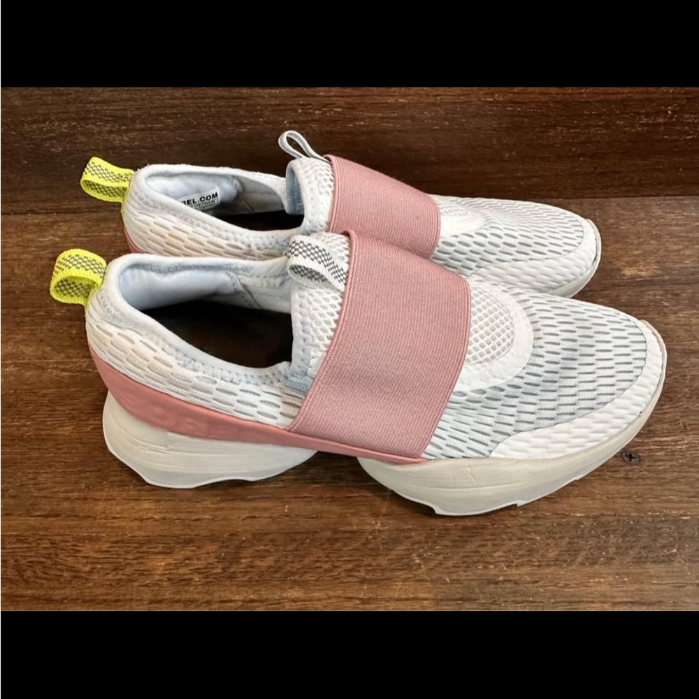 New Sorel NoTie Sneakers/Tennis Shoes